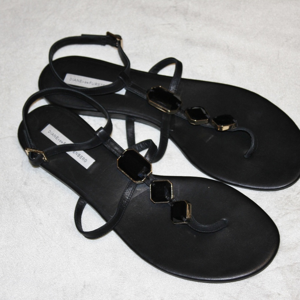 Diane von Furstenberg DVF Black 'Perugia' Sandals - Picture 3 of 5